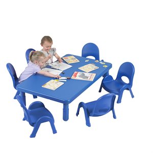 Table rectangulaire bleue et 6 chaises